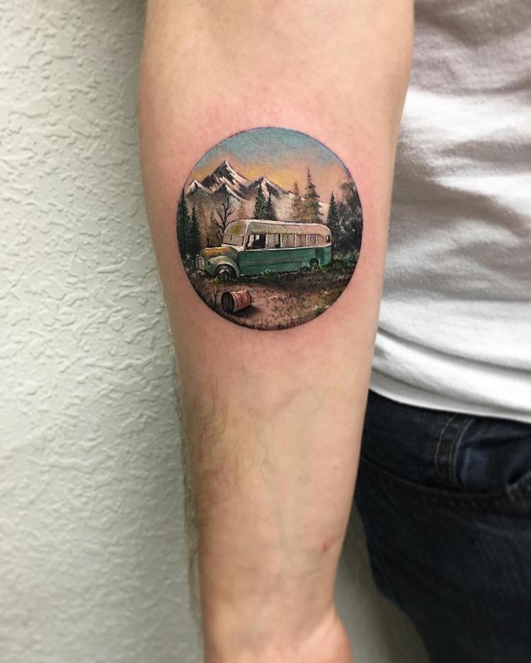 De nouveaux tatouages en vignettes circulaires de Eva Krdbk nouveaux tatouages en vignettes circulaires de Eva Krdbk 10 nouveaux-tatouages-en-vignettes-circulaires-de-eva-krdbk-10