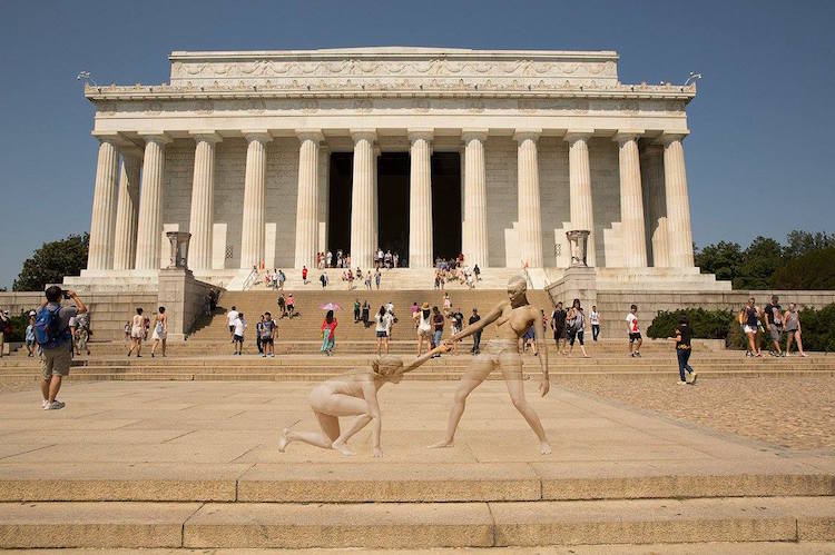 Bodypainting: des corps nus devant des monuments emblématiques américains par Trina Merry Body painting des corps nus devant des monuments emblematiques americains par Trina Merry 5 Body painting des corps nus devant des monuments emblematiques americains par Trina Merry 5