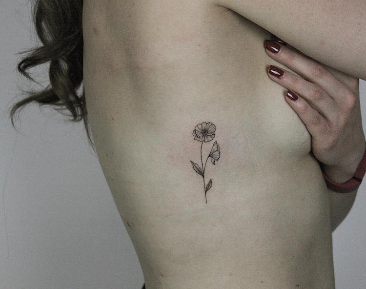 Les délicats tatouages de fleurs et d'animaux minimalistes de Lindsay April delicats tatouages de fleurs et d animaux minimalistes par Lindsay Asselstine 10 delicats tatouages de fleurs et d animaux minimalistes par Lindsay Asselstine 10