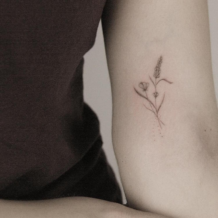 Les délicats tatouages de fleurs et d'animaux minimalistes de Lindsay April delicats tatouages de fleurs et d animaux minimalistes par Lindsay Asselstine 11 delicats tatouages de fleurs et d animaux minimalistes par Lindsay Asselstine 11