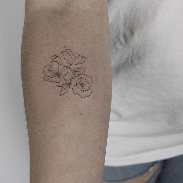 Les délicats tatouages de fleurs et d'animaux minimalistes de Lindsay April delicats tatouages de fleurs et d animaux minimalistes par Lindsay Asselstine 3 delicats tatouages de fleurs et d animaux minimalistes par Lindsay Asselstine 3