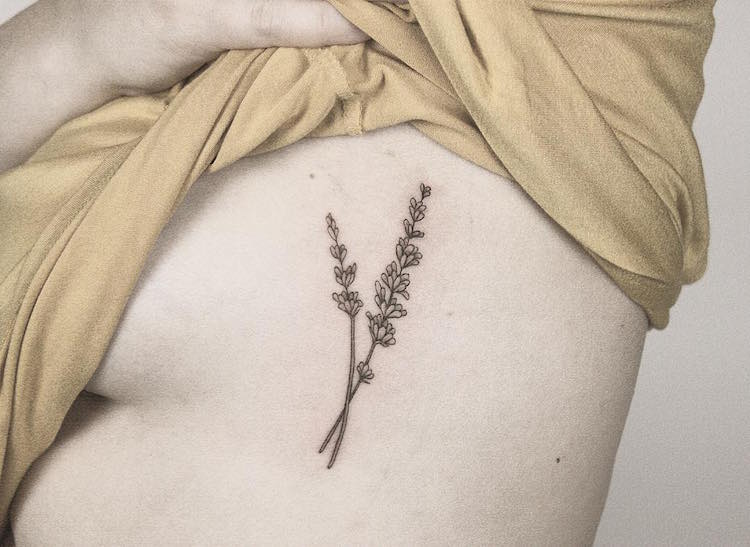Les délicats tatouages de fleurs et d'animaux minimalistes de Lindsay April delicats tatouages de fleurs et d animaux minimalistes par Lindsay Asselstine 6 delicats tatouages de fleurs et d animaux minimalistes par Lindsay Asselstine 6