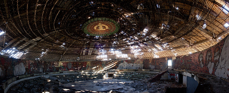 13 immeubles diaboliques, parfaites bases de super villains 13 immeubles diaboliques parfaites bases de super villains 4 buzludzha bulgarie 2 13-immeubles-diaboliques-parfaites-bases-de-super-villains-4-buzludzha-bulgarie-2