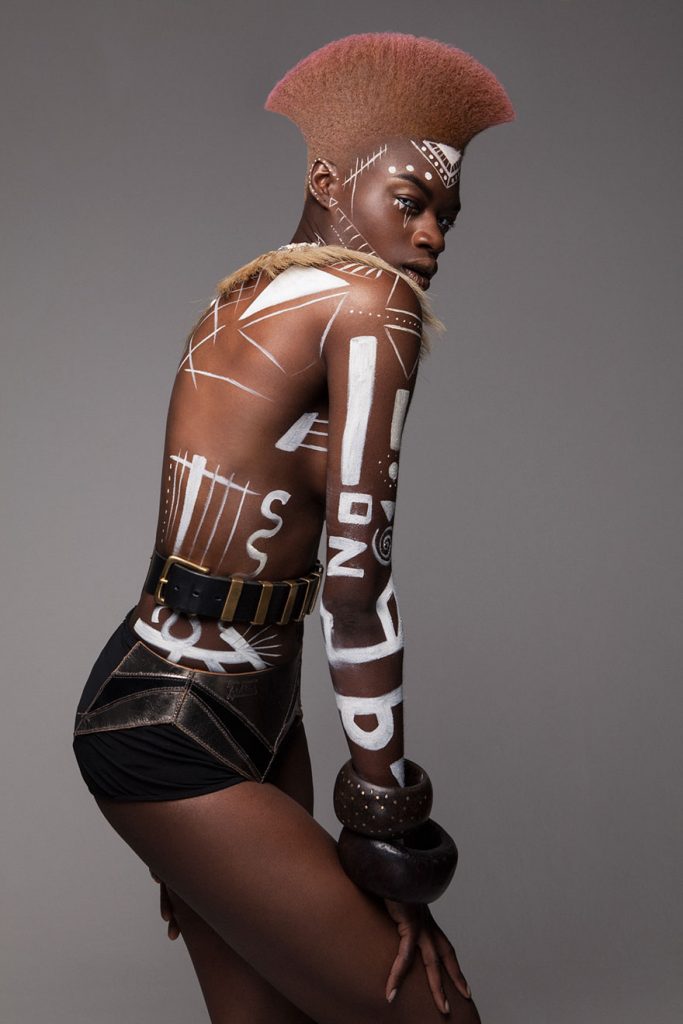 Armour: les magnifiques coiffures Afro de Lisa Farrall Armour les magnifiques coiffures Afro de Lisa Farrall 10 Armour les magnifiques coiffures Afro de Lisa Farrall 10