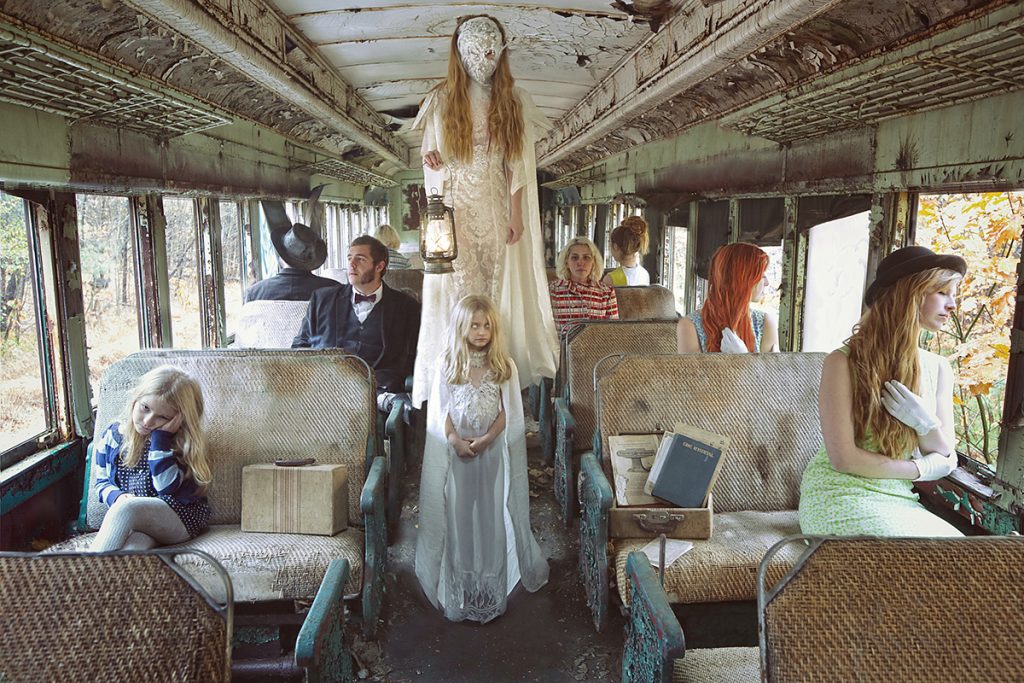 Karen Jerzyk transforme les endroits abandonnés en mondes fantastiques Karen Jerzyk transforme les endroits abandonnes en mondes fantastiques 16 Karen-Jerzyk-transforme-les-endroits-abandonnes-en-mondes-fantastiques-16