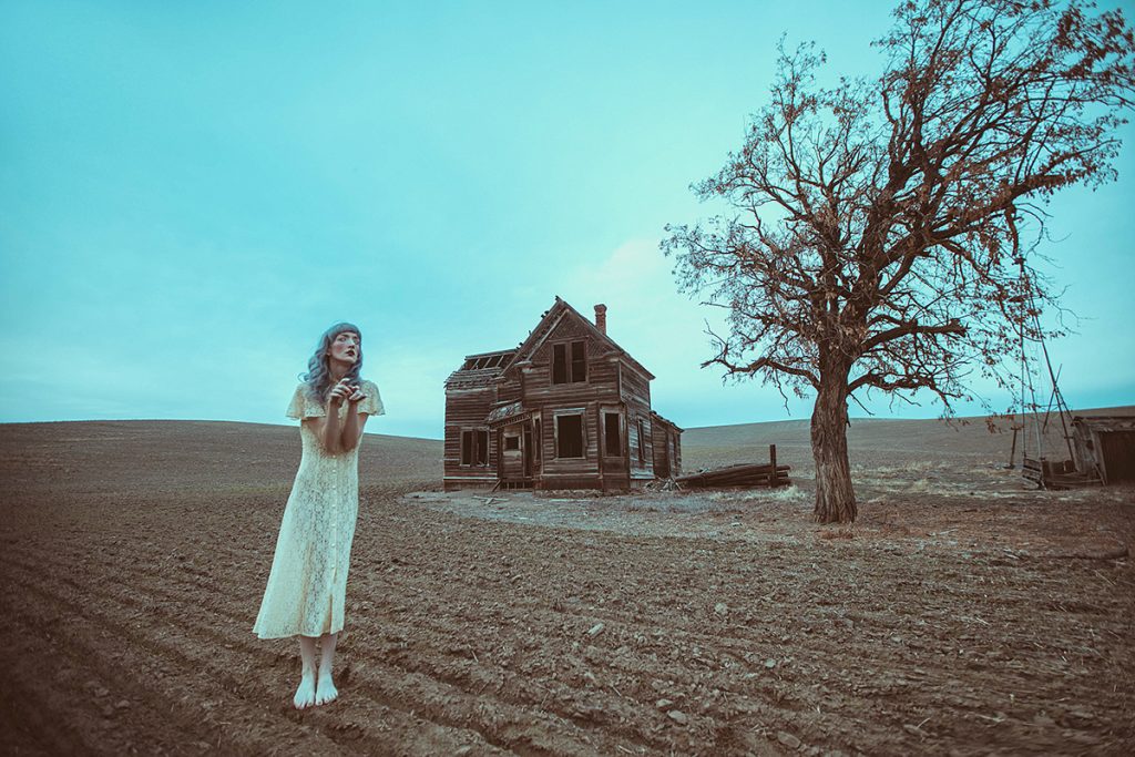 Karen Jerzyk transforme les endroits abandonnés en mondes fantastiques Karen Jerzyk transforme les endroits abandonnes en mondes fantastiques 2 Karen-Jerzyk-transforme-les-endroits-abandonnes-en-mondes-fantastiques-2