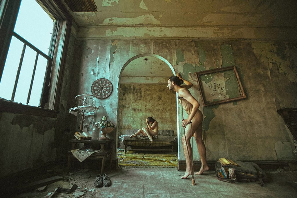 Karen Jerzyk transforme les endroits abandonnés en mondes fantastiques Karen Jerzyk transforme les endroits abandonnes en mondes fantastiques 4 Karen-Jerzyk-transforme-les-endroits-abandonnes-en-mondes-fantastiques-4