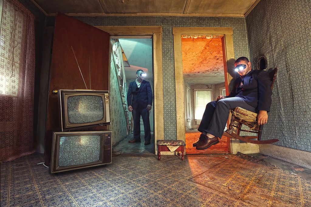 Karen Jerzyk transforme les endroits abandonnés en mondes fantastiques Karen Jerzyk transforme les endroits abandonnes en mondes fantastiques 5 Karen-Jerzyk-transforme-les-endroits-abandonnes-en-mondes-fantastiques-5