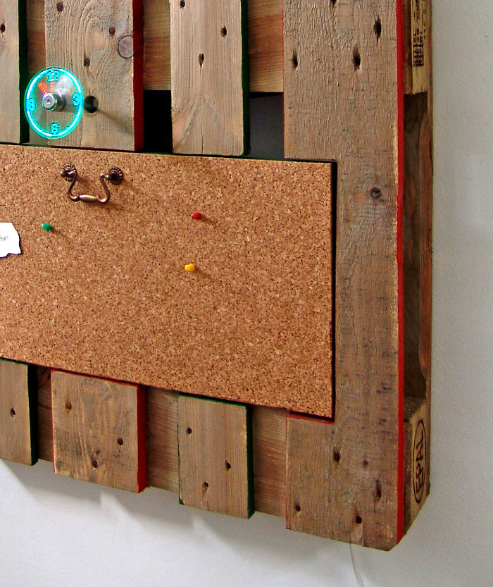 Kone Mei recycle des palettes en décorations murales fonctionnelles Kone Mei recycle des palettes en decorations murales fonctionnelles 5 palette jeu de bistrot Kone Mei recycle des palettes en decorations murales fonctionnelles 5 palette jeu de bistrot