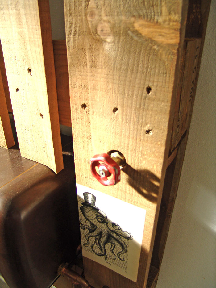 Kone Mei recycle des palettes en décorations murales fonctionnelles Kone Mei recycle des palettes en decorations murales fonctionnelles 8 systeme stereo bluetooth radio10 Kone Mei recycle des palettes en decorations murales fonctionnelles 8 systeme stereo bluetooth radio10