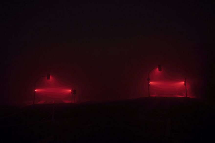 La beauté des feux de circulation dans le brouillard par Lucas Zimmermann La beaute des feux de circulation dans le brouillard par Lucas Zimmermann 7 La-beaute-des-feux-de-circulation-dans-le-brouillard-par-Lucas-Zimmermann-7