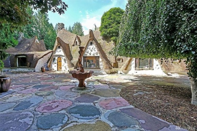 La maison de Blanche-Neige est à vendre La maison de Blanche Neige est a vendre 6 La maison de Blanche Neige est a vendre 6