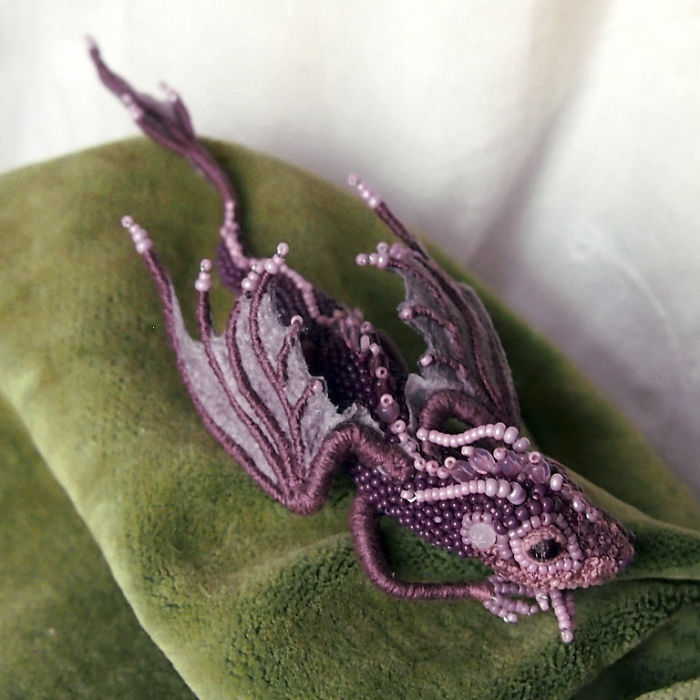 Les broches de dragons en perles de Alyona Lytvin Les broches de dragons en perles de Alyona Lytvin broderie 8 Les broches de dragons en perles de Alyona Lytvin broderie 8