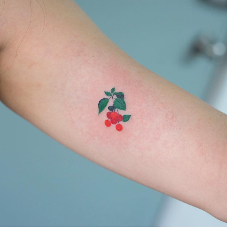 Les délicats tatouages floraux colorés de Zihee Les delicats tatouages floraux colores de Zihee 7 Les delicats tatouages floraux colores de Zihee 7