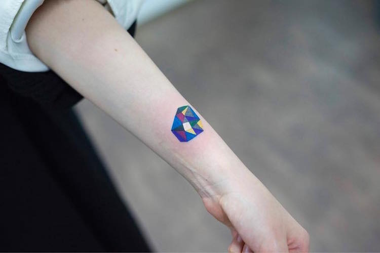 Les délicats tatouages floraux colorés de Zihee Les delicats tatouages floraux colores de Zihee 8 Les delicats tatouages floraux colores de Zihee 8