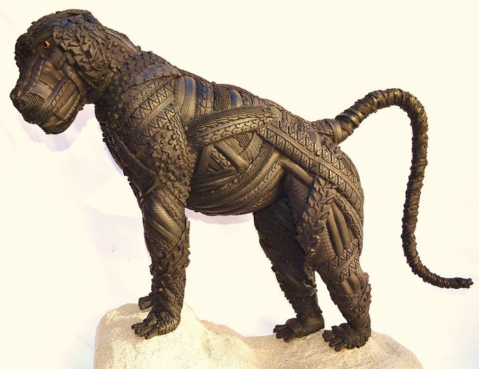 Les incroyables sculptures de pneus de Blake McFarland Les incroyables sculptures de pneus de Blake McFarland 7 Les incroyables sculptures de pneus de Blake McFarland 7