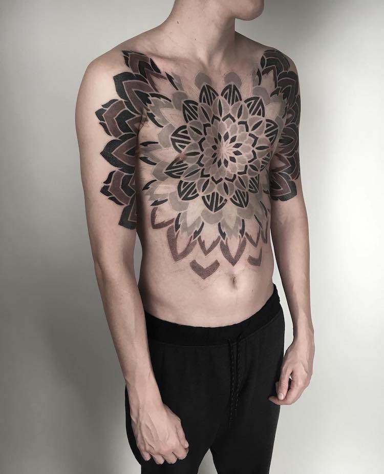 Les tatouages de mandalas de Corey Divine Les tatouages de mandalas de Corey Divine 12 Les tatouages de mandalas de Corey Divine 12