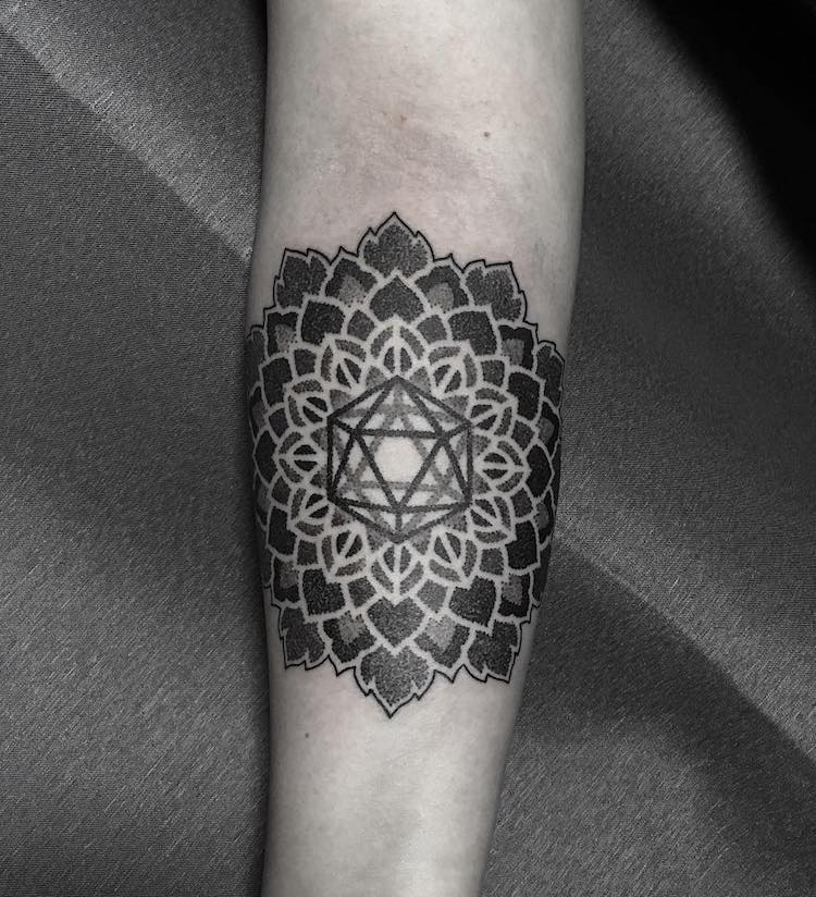 Les tatouages de mandalas de Corey Divine Les tatouages de mandalas de Corey Divine 13 Les tatouages de mandalas de Corey Divine 13