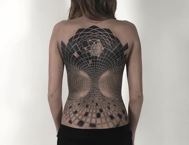 Les tatouages de mandalas de Corey Divine Les tatouages de mandalas de Corey Divine 14 Les tatouages de mandalas de Corey Divine 14