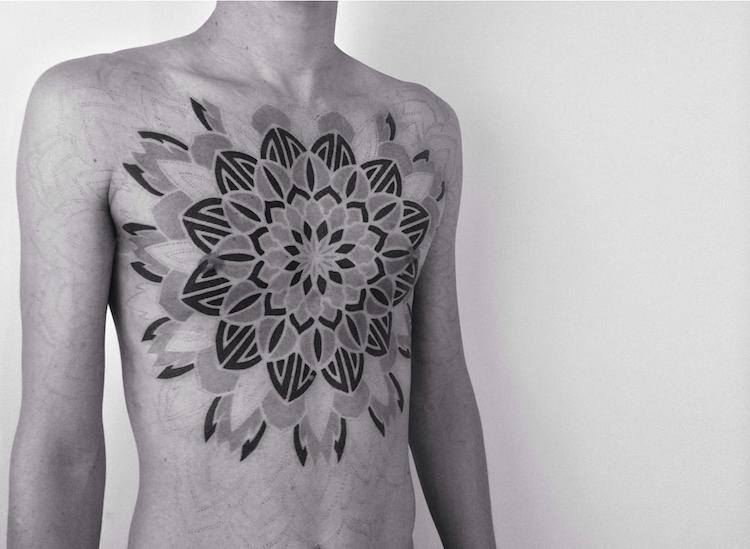 Les tatouages de mandalas de Corey Divine Les tatouages de mandalas de Corey Divine 2 Les tatouages de mandalas de Corey Divine 2