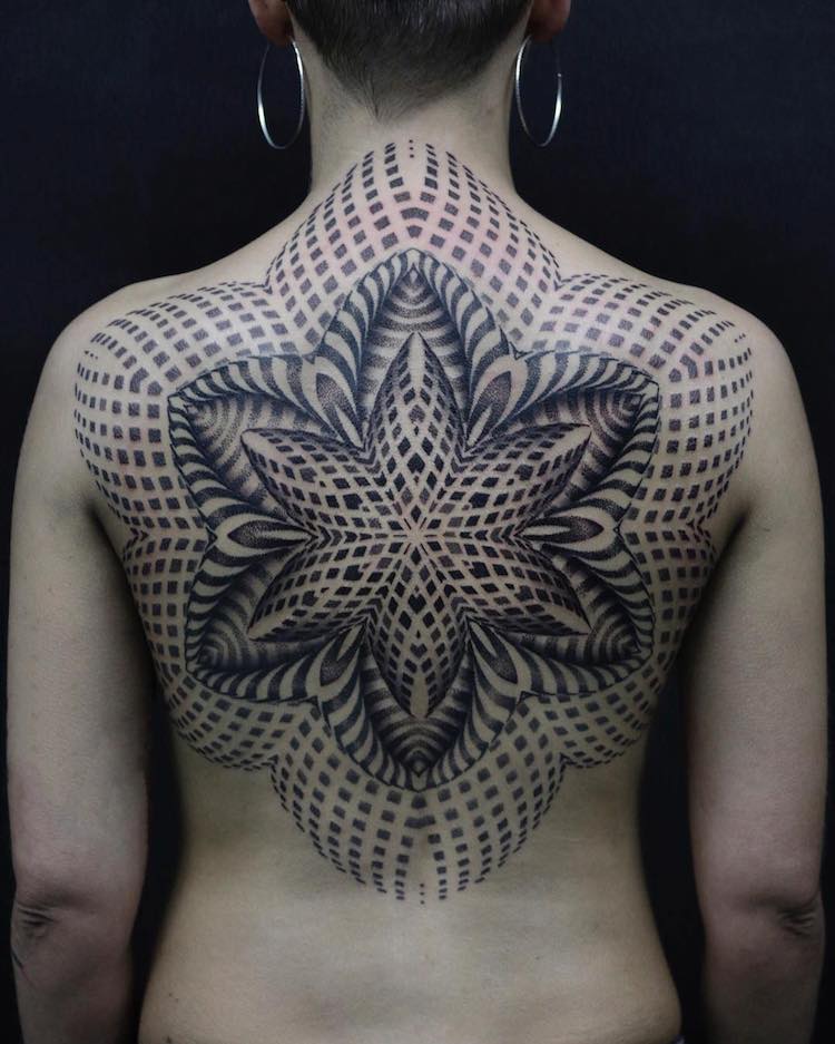 Les tatouages de mandalas de Corey Divine Les tatouages de mandalas de Corey Divine 5 Les tatouages de mandalas de Corey Divine 5