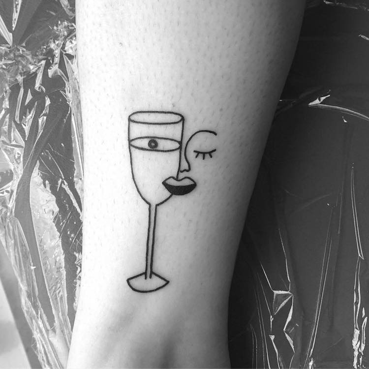 Les tatouages minimalistes surréalistes inspirés de Picasso et autres par Daisy Watson Les tatouages minimalistes surrealistes inspires de Picasso et autres par Daisy Watson 11 Les tatouages minimalistes surrealistes inspires de Picasso et autres par Daisy Watson 11