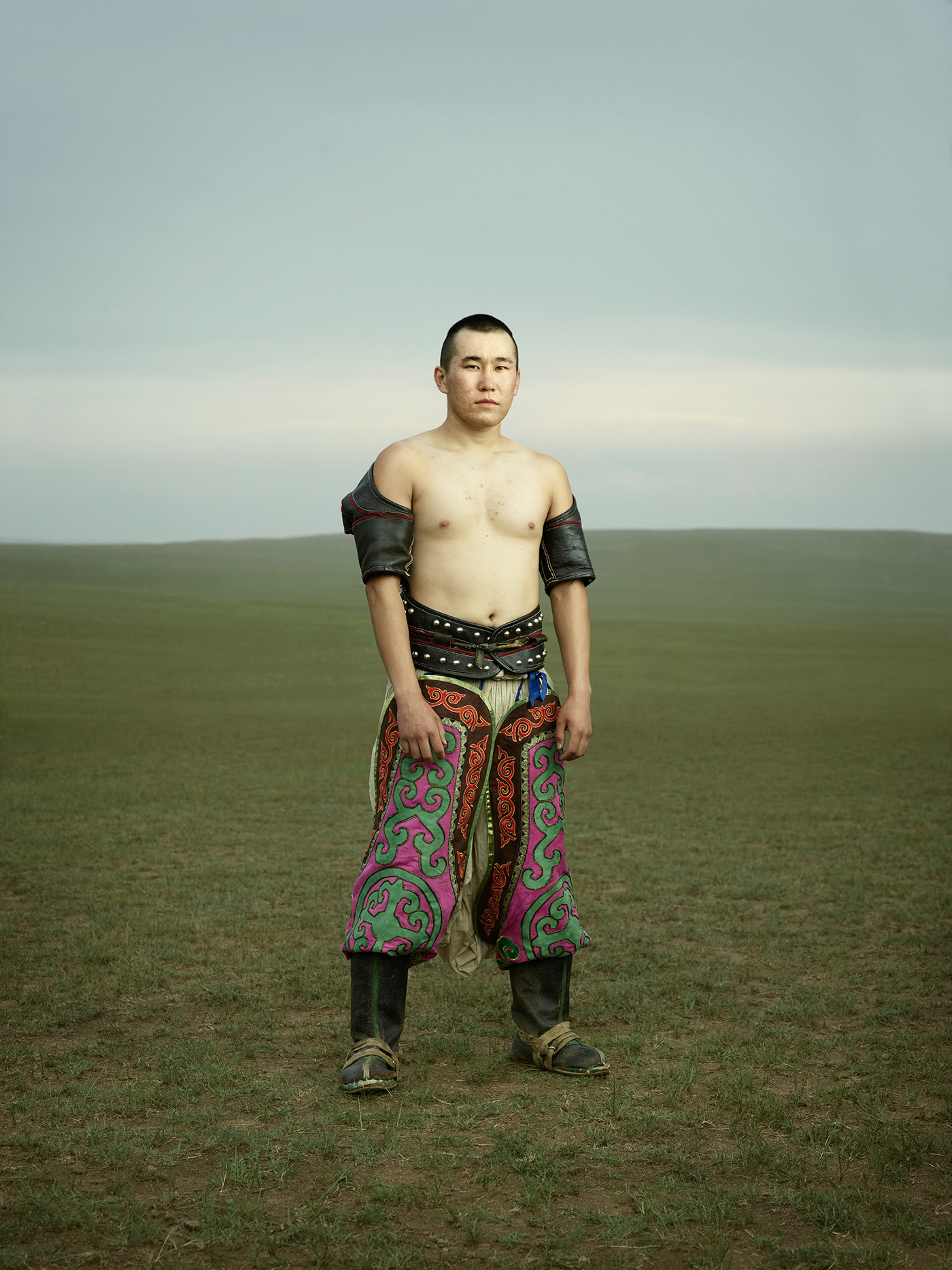Des portraits de lutteurs mongoles dans les prairies de Mongolie portraits de lutteurs mongoles dans les prairies de Mongolie par Ken Hermann gem 13 portraits-de-lutteurs-mongoles-dans-les-prairies-de-Mongolie-par-Ken-Hermann-gem-13
