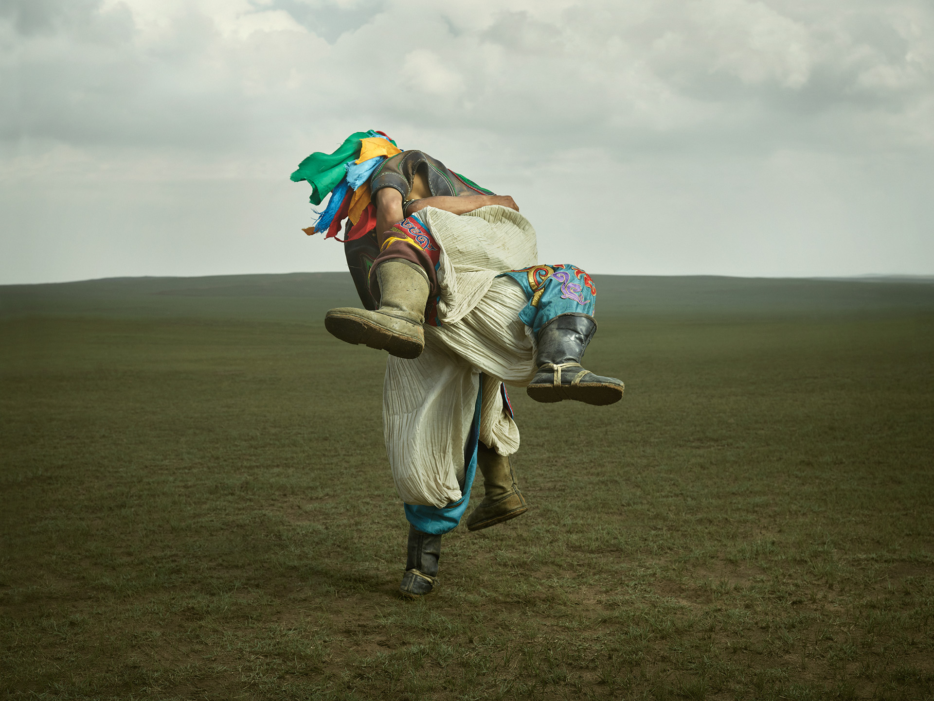 Des portraits de lutteurs mongoles dans les prairies de Mongolie portraits de lutteurs mongoles dans les prairies de Mongolie par Ken Hermann gem 2 portraits-de-lutteurs-mongoles-dans-les-prairies-de-Mongolie-par-Ken-Hermann-gem-2