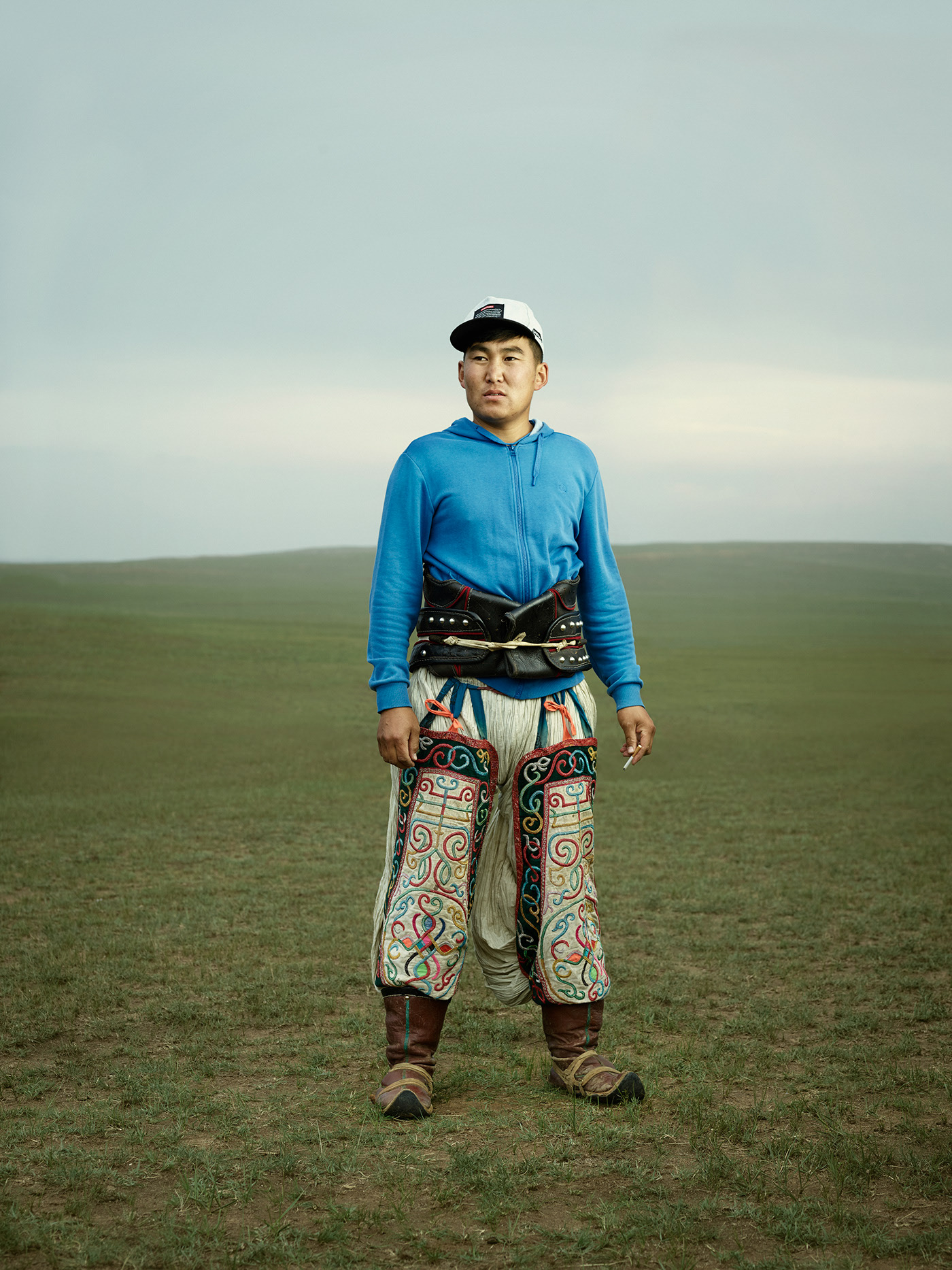 Des portraits de lutteurs mongoles dans les prairies de Mongolie portraits de lutteurs mongoles dans les prairies de Mongolie par Ken Hermann gem 3 portraits-de-lutteurs-mongoles-dans-les-prairies-de-Mongolie-par-Ken-Hermann-gem-3