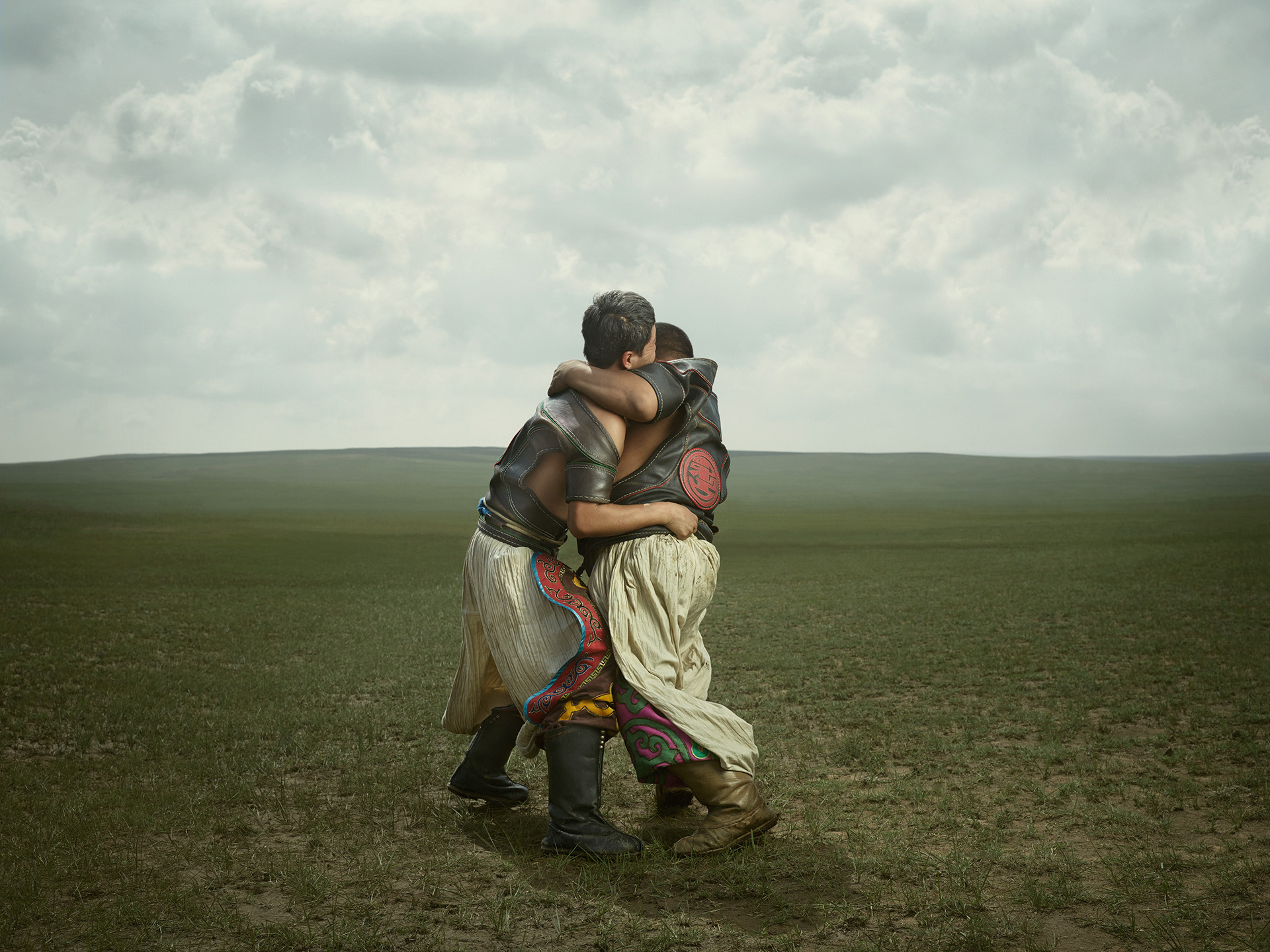 Des portraits de lutteurs mongoles dans les prairies de Mongolie portraits de lutteurs mongoles dans les prairies de Mongolie par Ken Hermann gem 5 portraits-de-lutteurs-mongoles-dans-les-prairies-de-Mongolie-par-Ken-Hermann-gem-5
