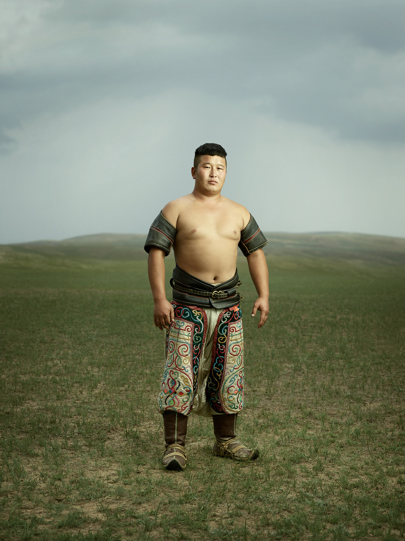 Des portraits de lutteurs mongoles dans les prairies de Mongolie portraits de lutteurs mongoles dans les prairies de Mongolie par Ken Hermann gem 7 portraits-de-lutteurs-mongoles-dans-les-prairies-de-Mongolie-par-Ken-Hermann-gem-7