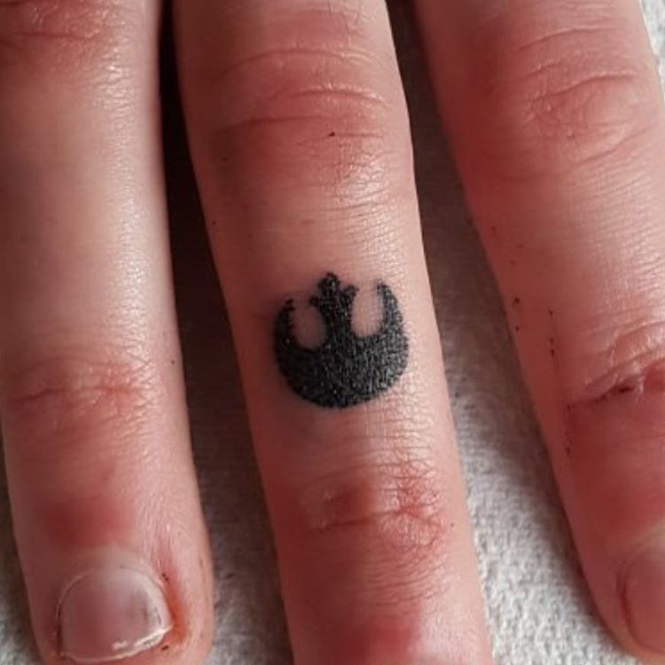 19 petits tatouages Star Wars discrets 19 petits tatouages star wars discrets 3 logo alliance rebelle 19 petits tatouages star wars discrets 3 logo alliance rebelle