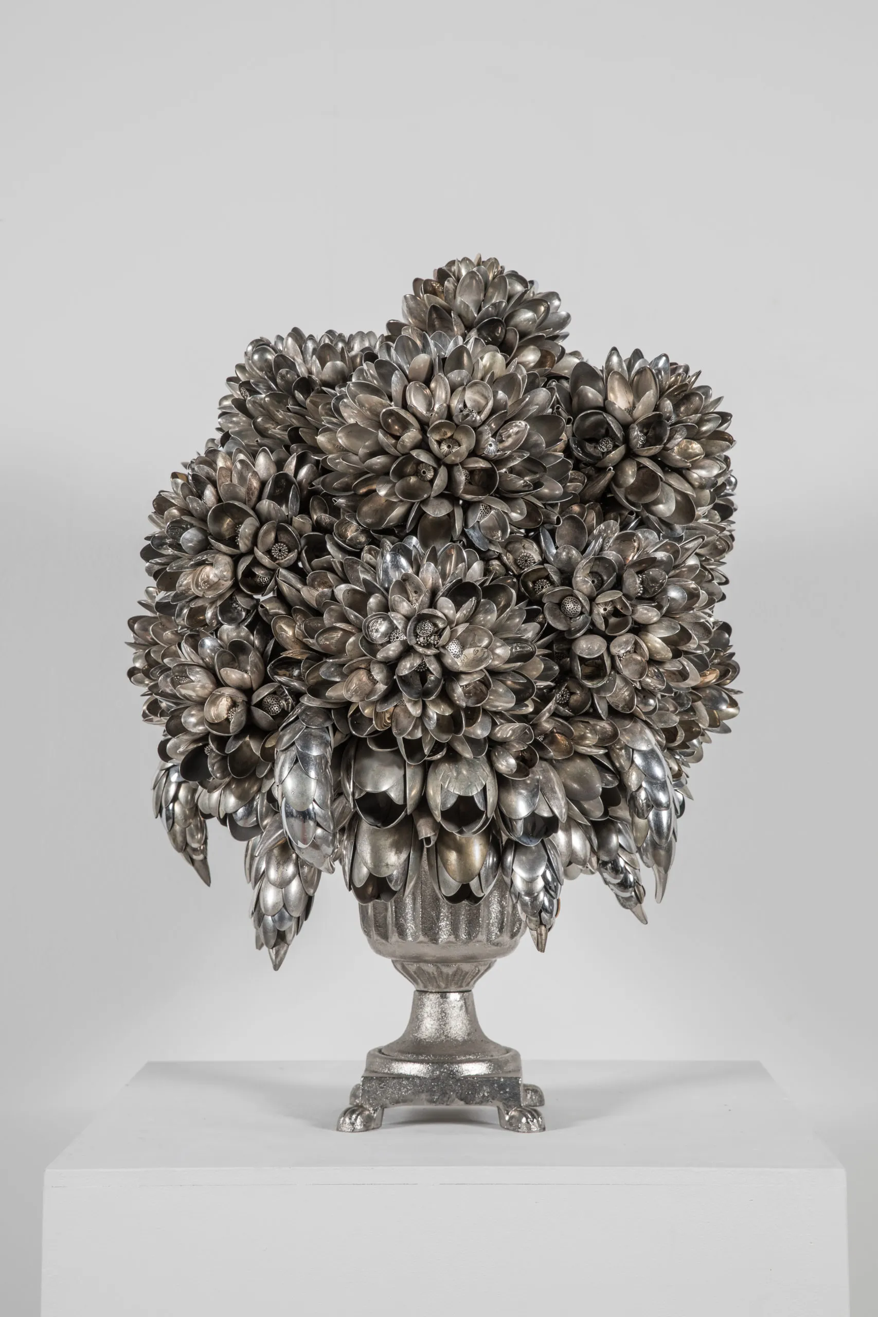 Les bouquets de couverts d'argent de Ann Carrington De nouvelles sculptures en argenterie et autres par Ann Carrington 5 De-nouvelles-sculptures-en-argenterie-et-autres-par-Ann-Carrington-5