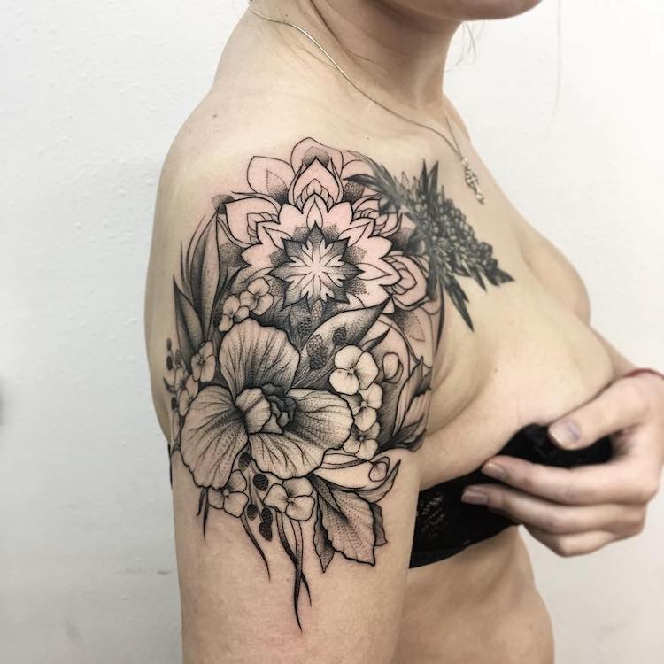 Les tatouages de fleurs de Vlada Shevchenko Les tatouages de fleurs de Vlada Shevchenko 9 Les tatouages de fleurs de Vlada Shevchenko 9