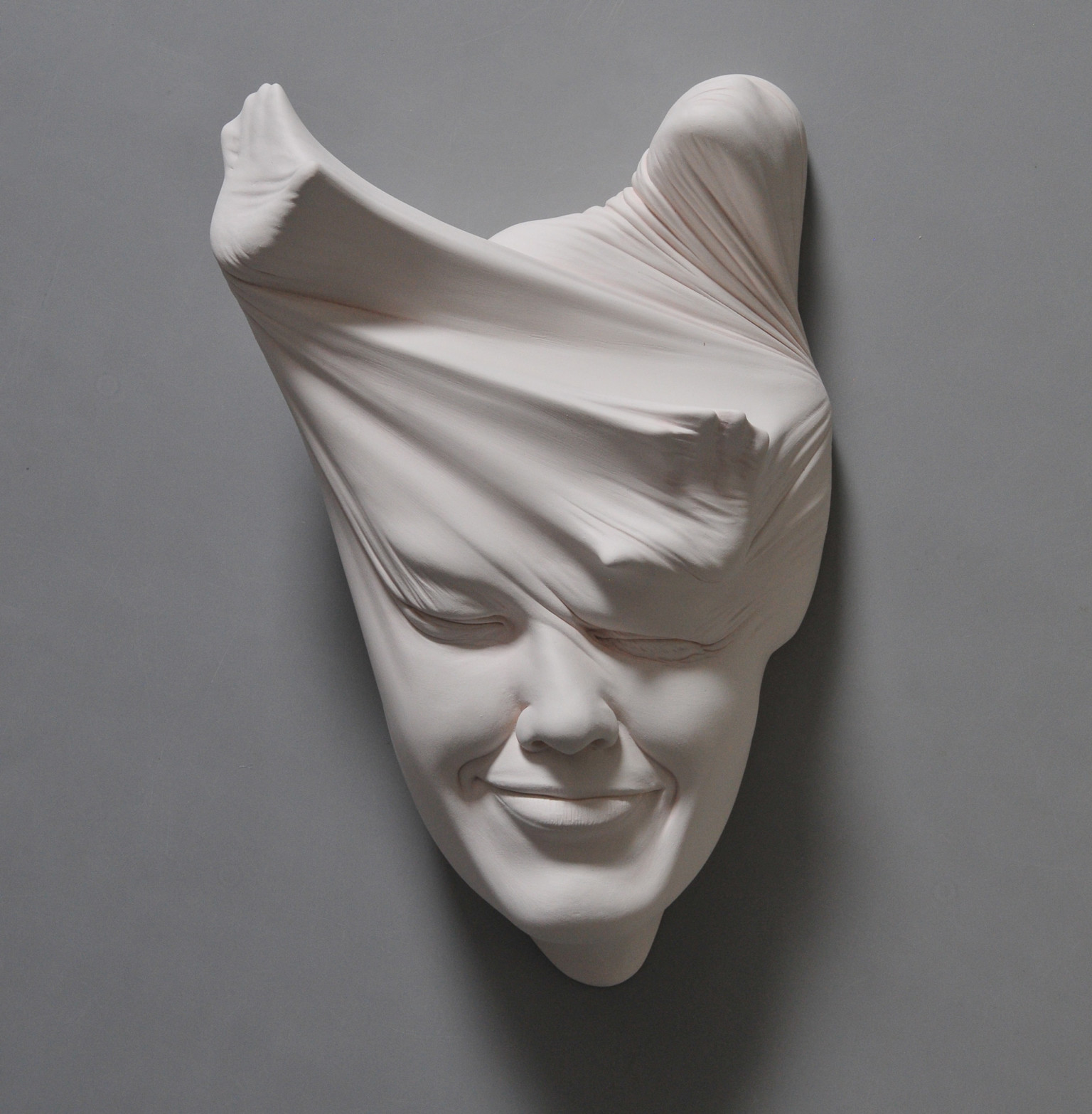 Les sculptures de visages de porcelaine tordus de Johnson Tsang Lucid Dream II de nouveaux visages tordus en porcelaine par Johnson Tsang 5 Lucid-Dream-II-de-nouveaux-visages-tordus-en-porcelaine-par-Johnson-Tsang-5