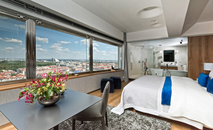 Un hôtel d'une seule chambre mais avec vue panoramique sur Prague Tower Park Praha un hotel d une seule chambre mais avec vue panoramique sur Prague 3 Tower Park Praha un hotel d une seule chambre mais avec vue panoramique sur Prague 3