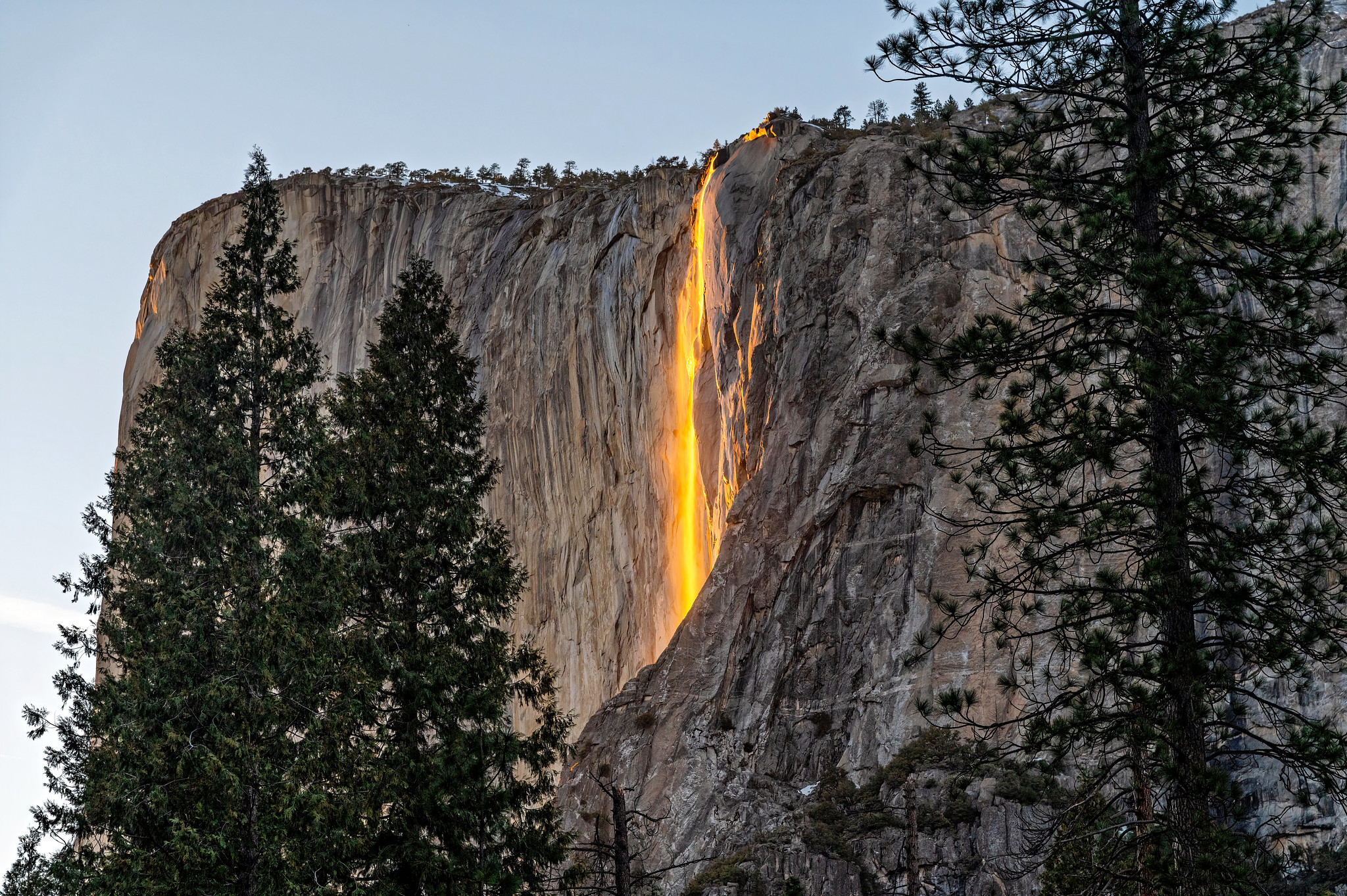 Yosemite Firefall - une rare cascade de feu dans le Yosemite National Park Yosemite Firefall une rare cascade de feu dans le Yosemite National Park 1 1 Yosemite-Firefall-une-rare-cascade-de-feu-dans-le-Yosemite-National-Park-1