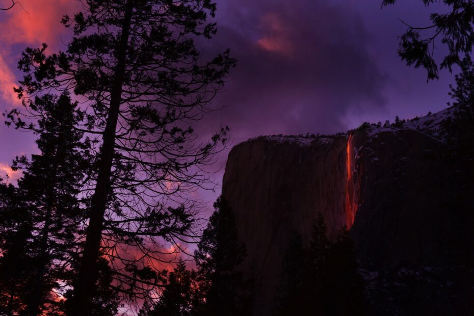 Yosemite Firefall : la spectaculaire cascade de feu du parc de Yosemite Yosemite Firefall une rare cascade de feu dans le Yosemite National Park 10 1 Yosemite-Firefall-une-rare-cascade-de-feu-dans-le-Yosemite-National-Park-10