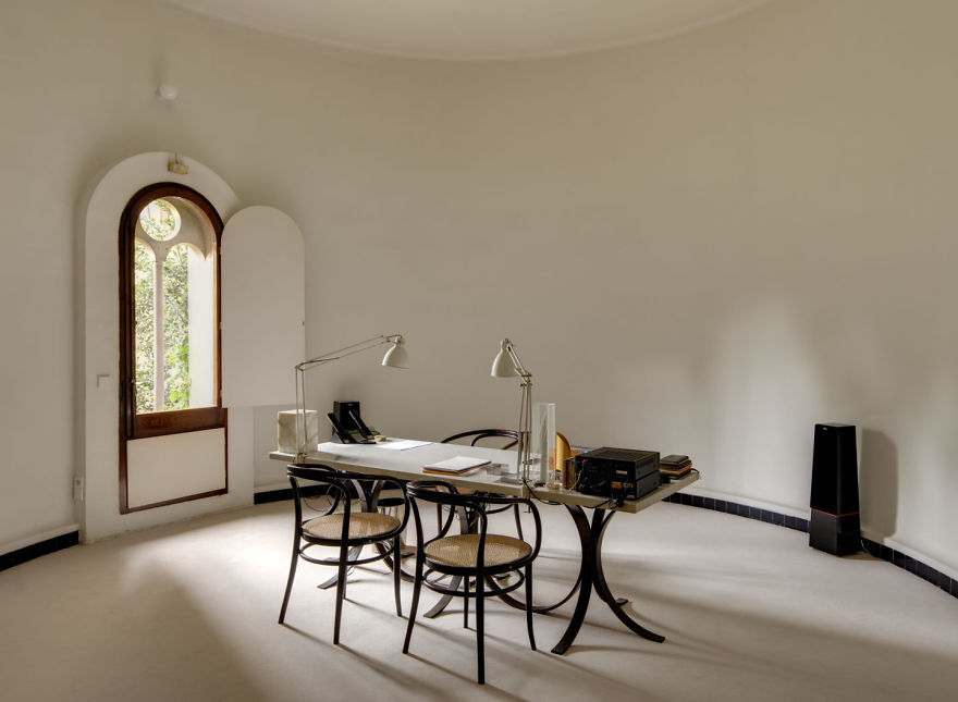 Un architecte transforme une cimenterie en maison luxueuse un architecte transforme une cimenterie en maison luxueuse 11 Un architecte transforme une cimenterie en maison luxueuse - Ricardo Bofill - 11