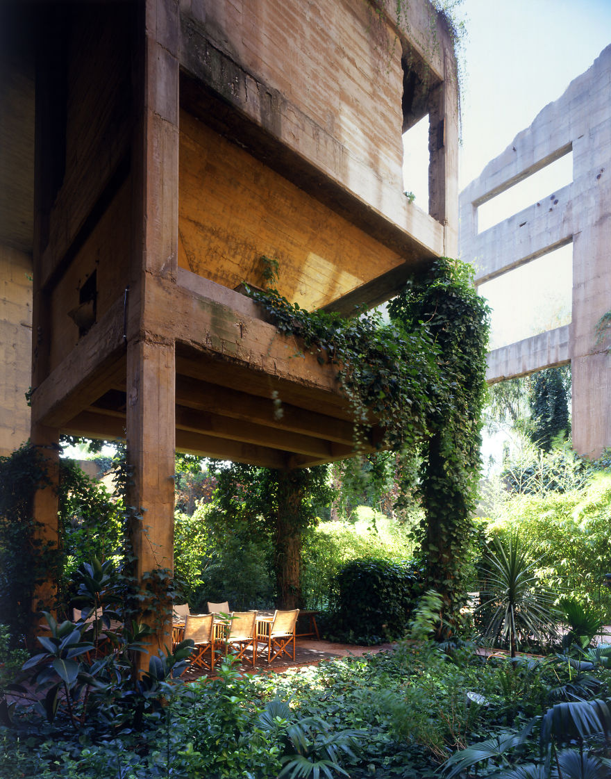 Un architecte transforme une cimenterie en maison luxueuse un architecte transforme une cimenterie en maison luxueuse 4 Un architecte transforme une cimenterie en maison luxueuse - Ricardo Bofill - 4