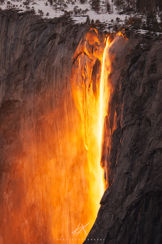 Yosemite Firefall, la cascade de feu Yosemite Firefall, cascade de feu de Horsetail Fall sur la falaise d'El Capitan en Californie