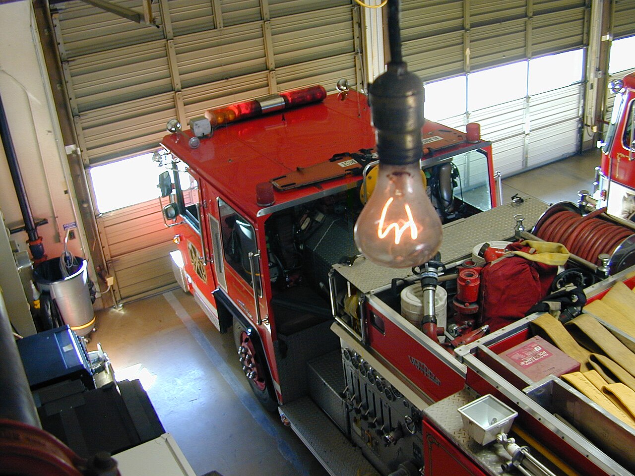 Centennial Light au-dessus d’un camion de pompiers de Livermore en 2001 Centennial Light au-dessus d’un camion de pompiers de Livermore en 2001