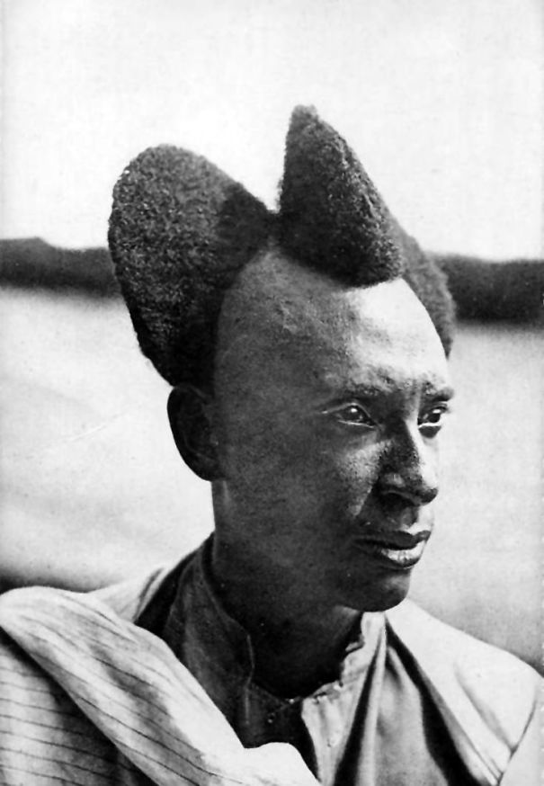 Des photos vintage de la coupe de cheveux Amasunzu du Rwanda photos vintage de la coupe de cheveux Amasunzu du Rwanda 5 Des photos vintage de la coupe de cheveux Amasunzu du Rwanda 5
