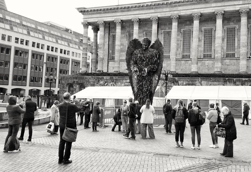 The Knife Angel - une sculpture avec des couteaux confisqués par la police The Knife Angel une sculpture avec des couteaux confisques par la police 2 The-Knife-Angel-une-sculpture-avec-des-couteaux-confisques-par-la-police-2