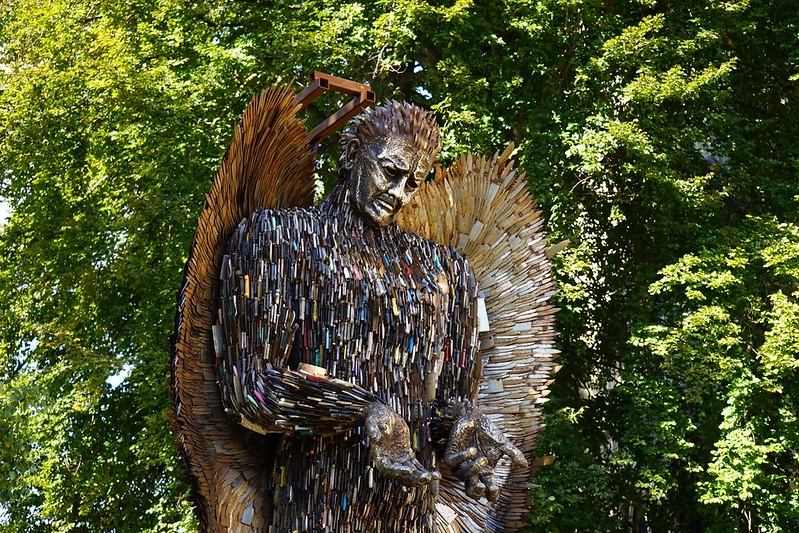 The Knife Angel - une sculpture avec des couteaux confisqués par la police The Knife Angel une sculpture avec des couteaux confisques par la police 6 The-Knife-Angel-une-sculpture-avec-des-couteaux-confisques-par-la-police-6