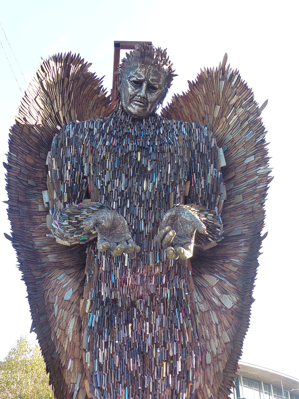 knife angel detail couteaux newport Détail des couteaux soudés sur la sculpture Knife Angel
