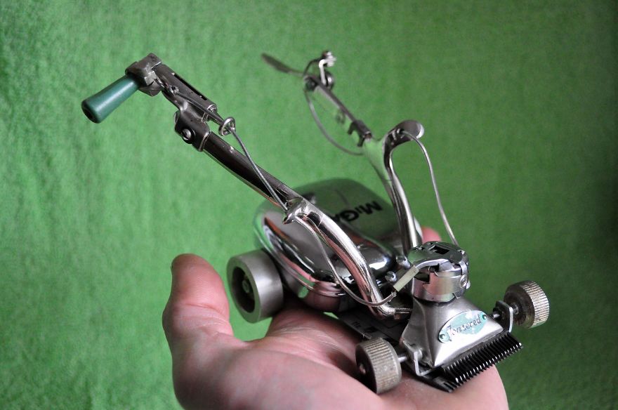 Des sculptures steampunk en recyclage d'objets par Artūras Tamašauskas sculptures steampunk en recyclage d objets par Arturas Tamasauskas 15 tondeuse Des sculptures steampunk en recyclage d'objets par Artūras Tamašauskas Tondeuse