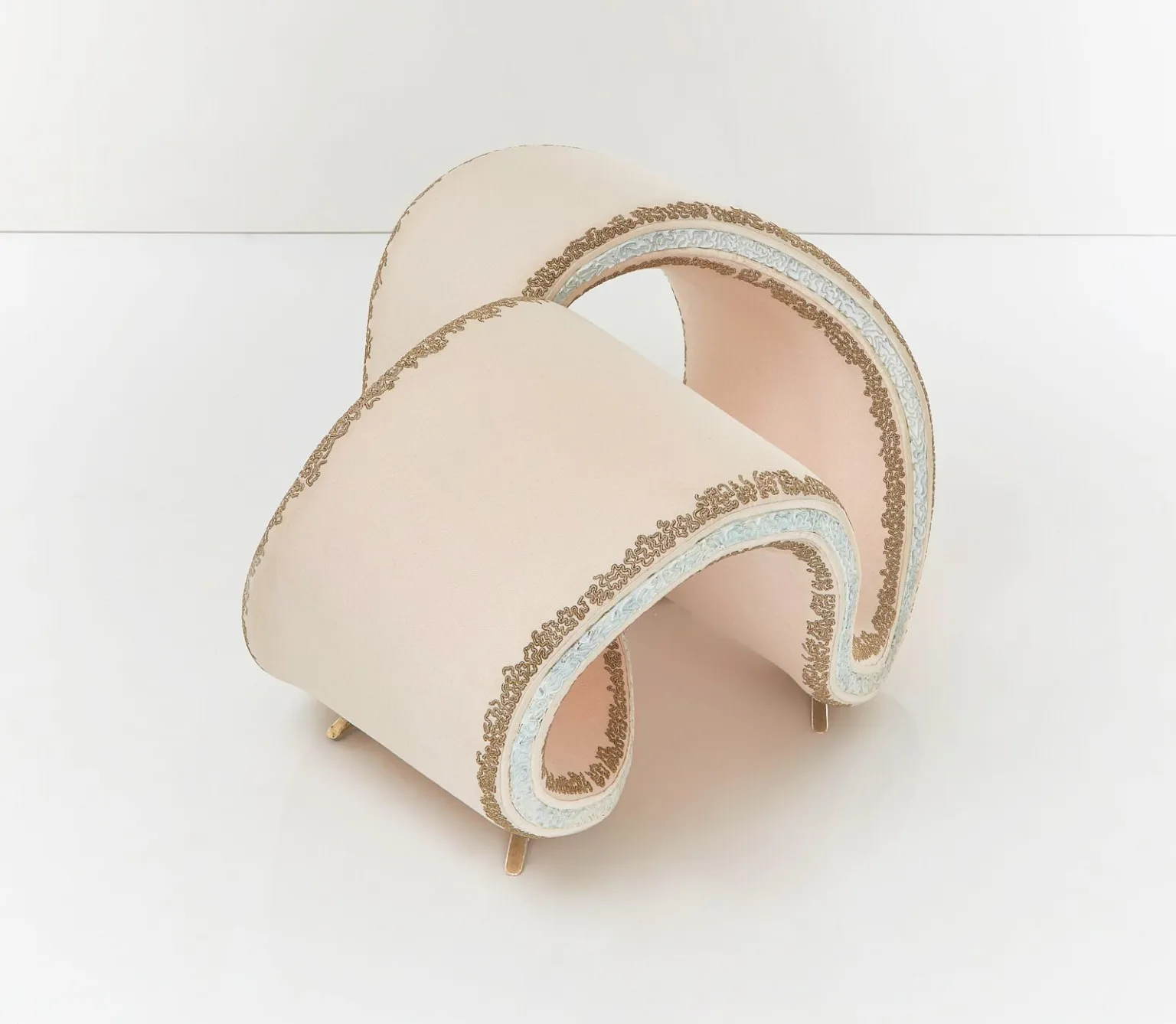 Les chaises déformées de Sebastian Brajkovic De nouveaux fauteuils deformes p De-nouveaux-fauteuils-deformes-par-Sebastian-Brajkovic-2