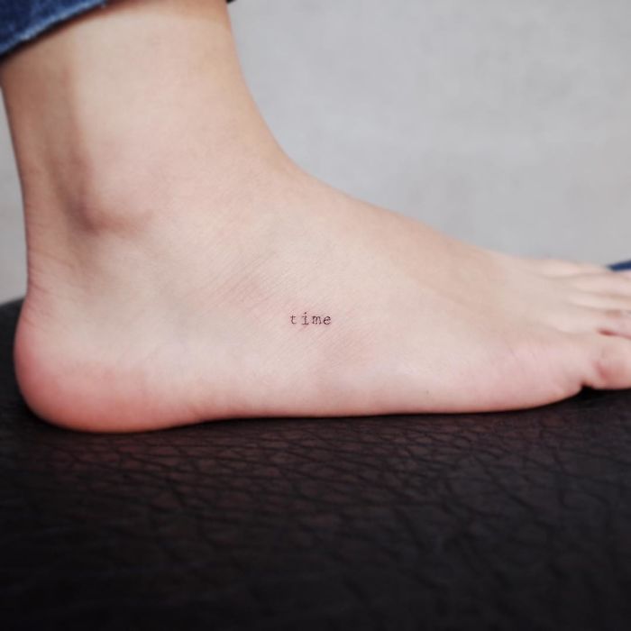 Des tatouages discrets et minimalistes par Witty Button des tatouages discrets et minimalistes par Witty Button 20 Des tatouages discrets et minimalistes par Witty Button 20