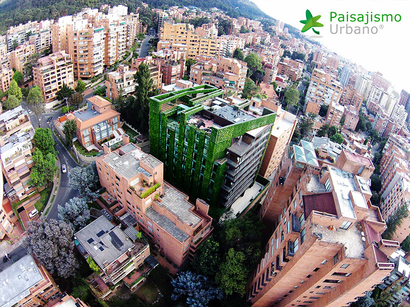 Un immeuble de Bogota détient le record du plus grand jardin vertical du monde un immeuble de Bogota est le plus grand jardin vertical du monde 2 un-immeuble-de-Bogota-est-le-plus-grand-jardin-vertical-du-monde-2